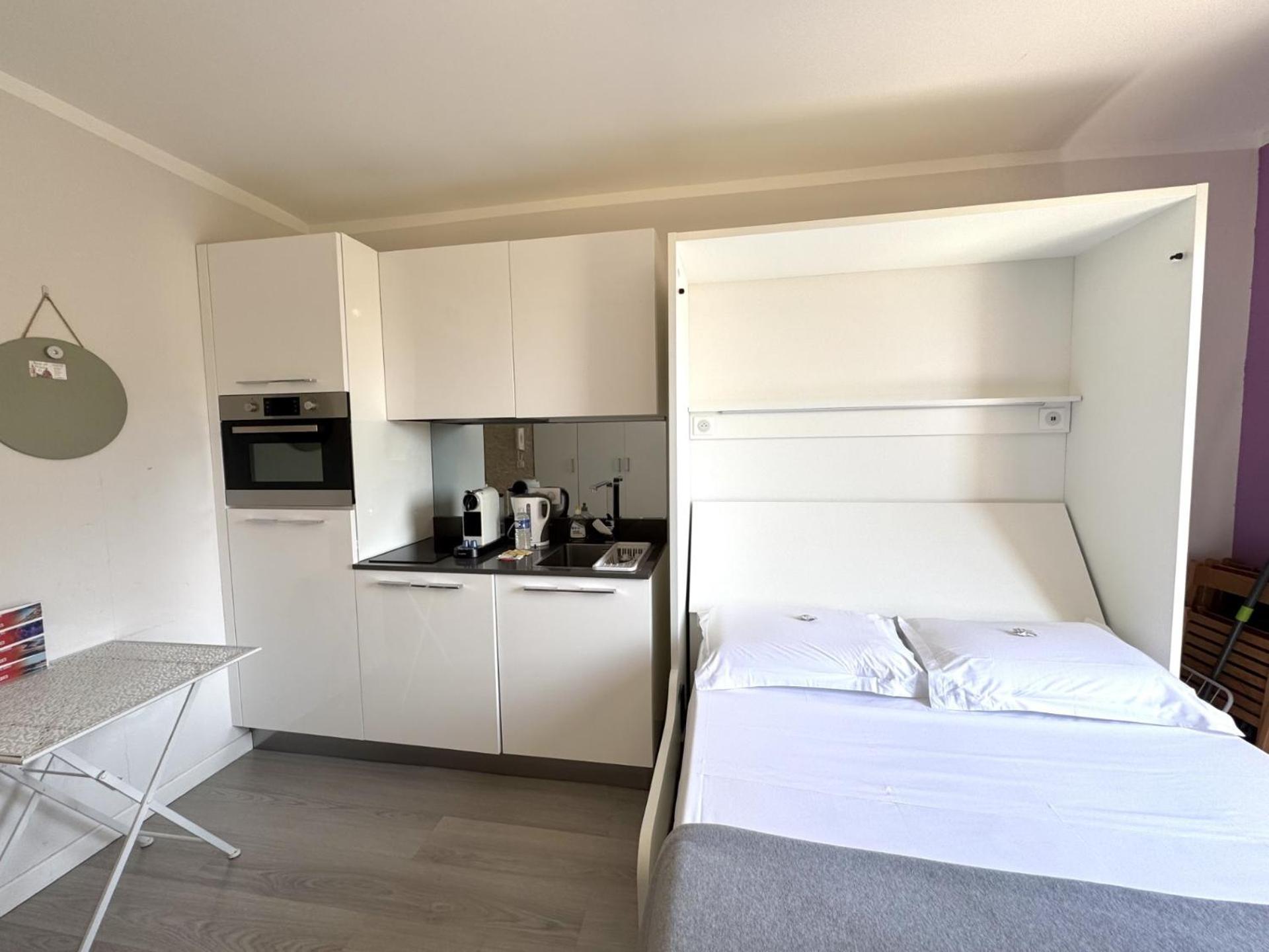 Aparthotel Riviera Nice Cote D'Azur - Old Town - Studio Ac - Sea View - 50M Promenade Des Anglais- La Maison Linda Exterior foto